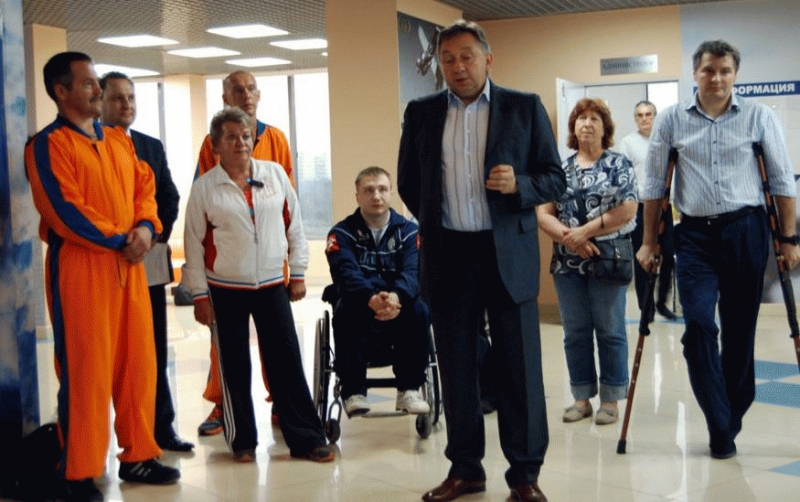 Министр Правительства Москвы Олег Жолобов отвечает на вопросы участников полетов.